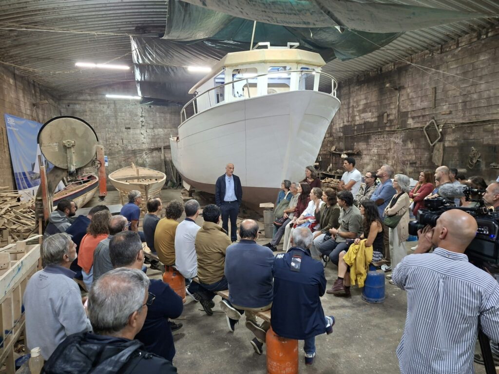 Projeto da ACBBA para construção de botes baleeiros em Rabo de Peixe reforça a preservação do património marítimo e o desenvolvimento local